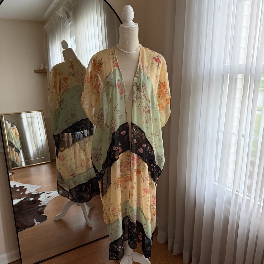American Eagle Floral Sheer Kimono